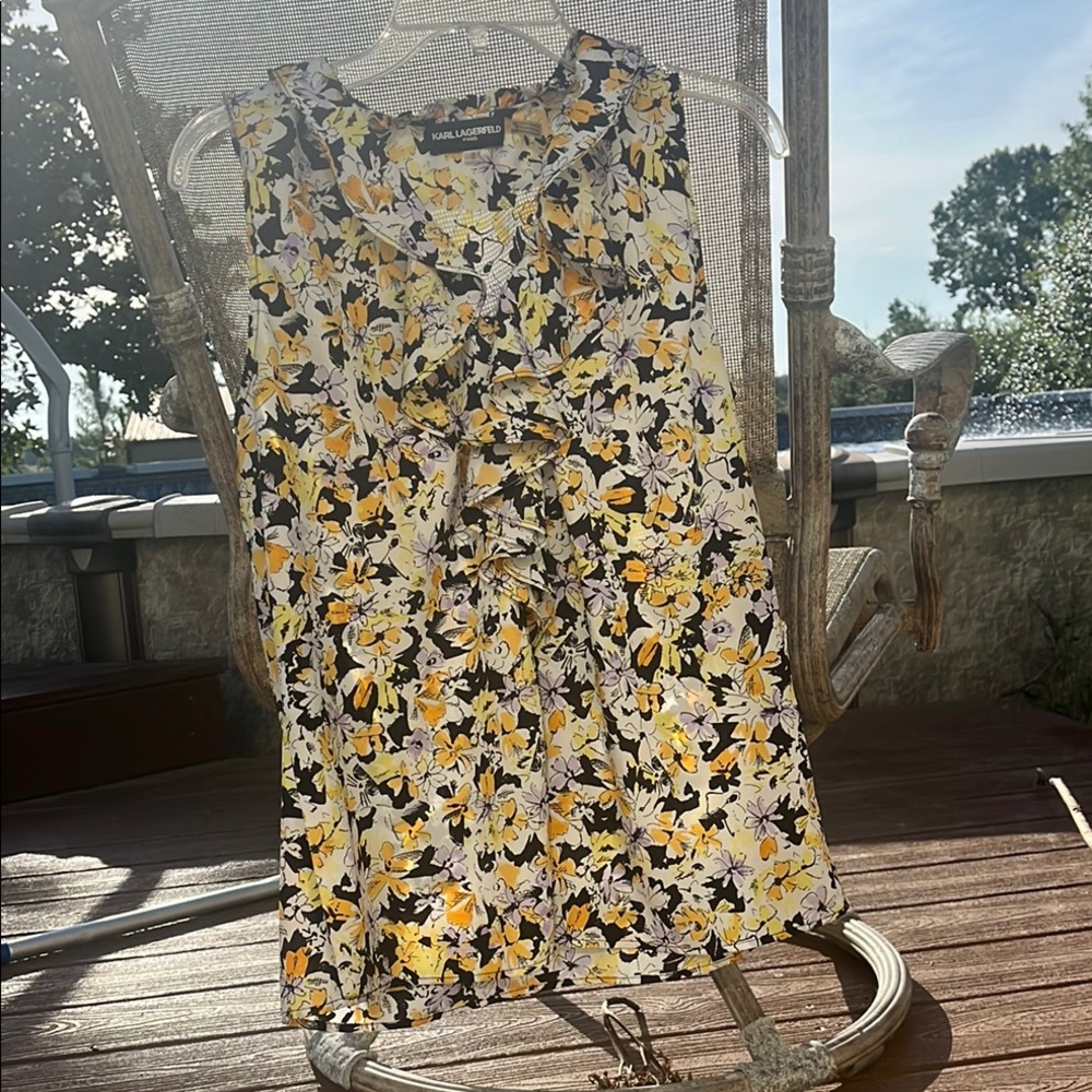 Floral Ruffle Blouse - Picture 7 of 7